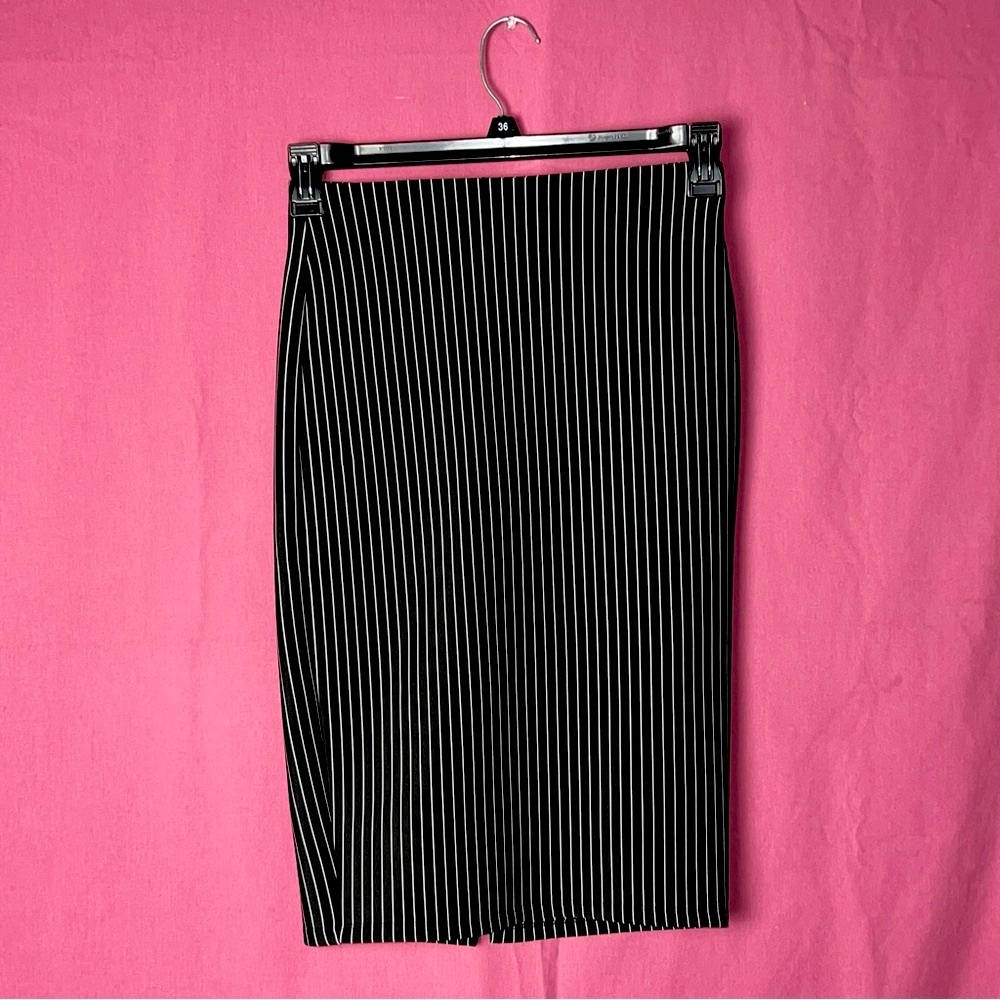 Forever21 Black and White Pinstripe Knee-Length Pencil Skirt